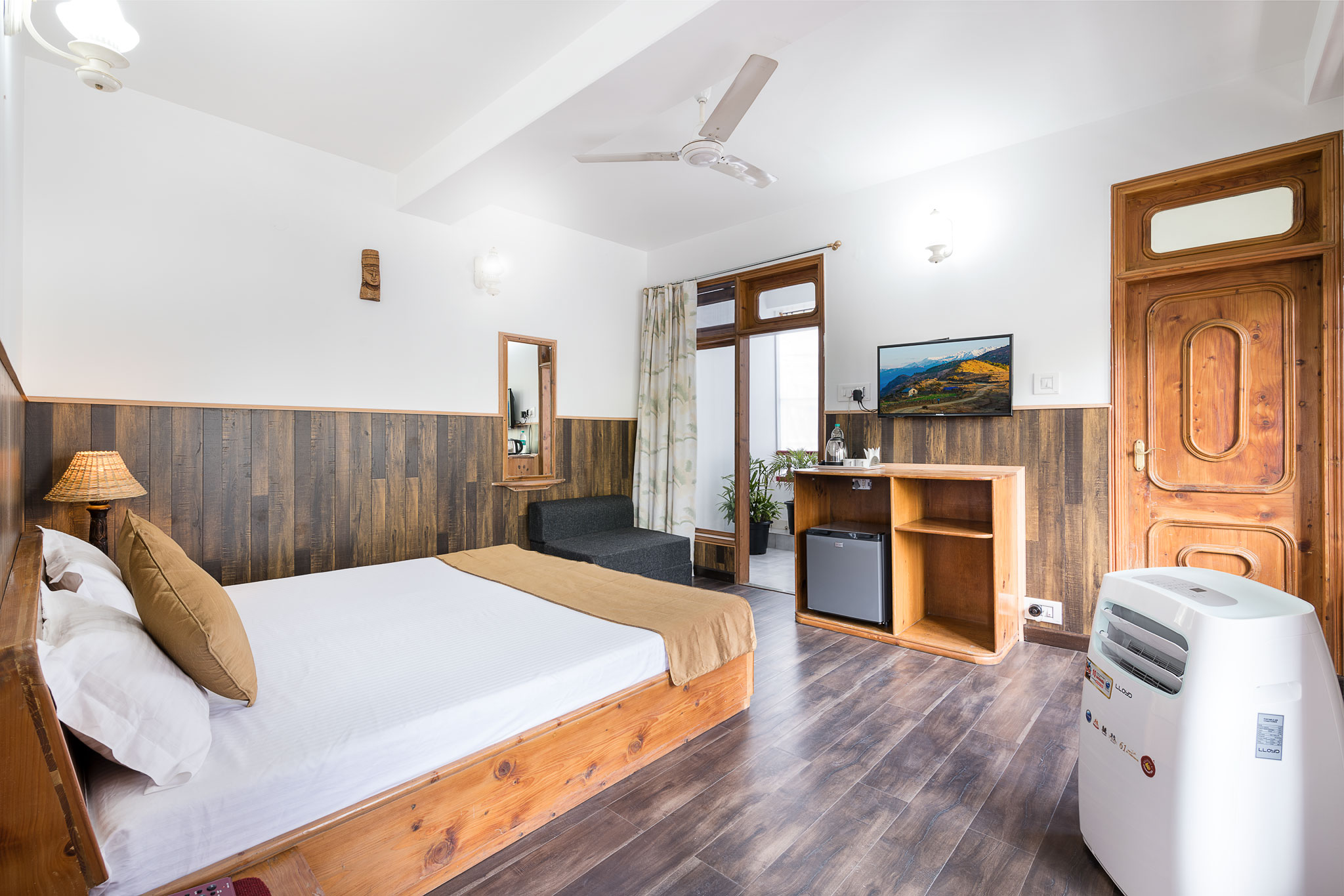 Hotel Kullu Valley-Suite Room